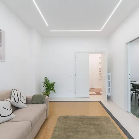 Domus Lux Angelica- Nearby Vatican Apartment Rome